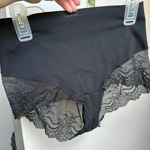 Black Spanx panty , good continue . But doesn’t fit my fat butt 😂